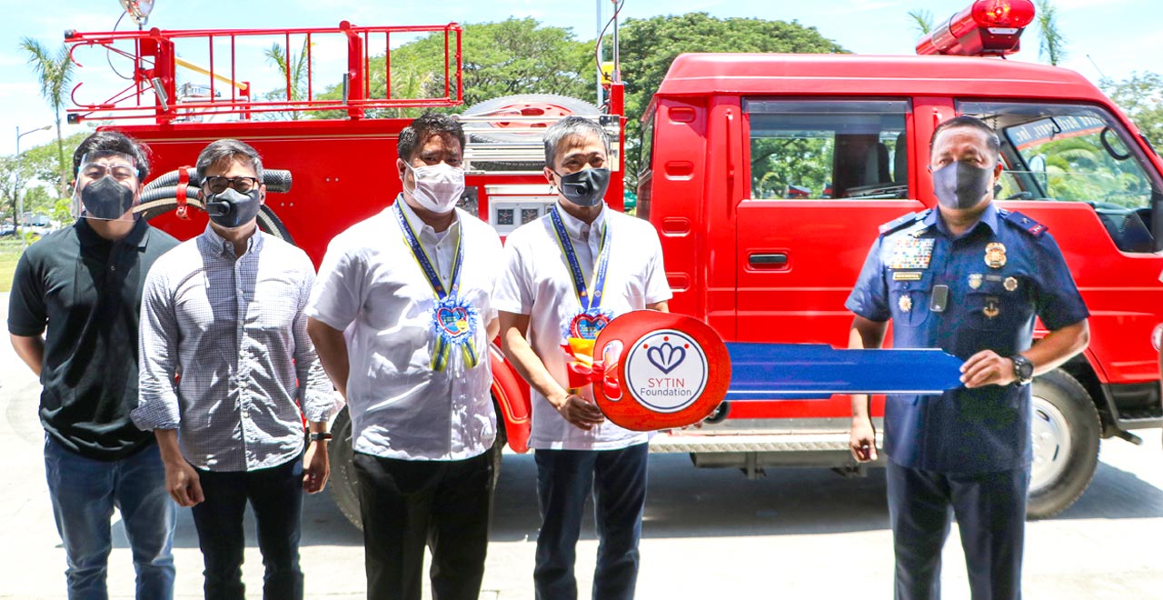 UAI DONATES A FIRE TRUCK TO THE PNP PRO3
